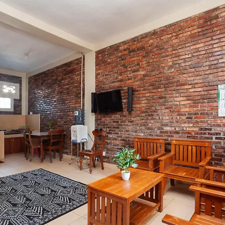 Urbanview Hotel Syariah Insani Cisarua Puncak-2